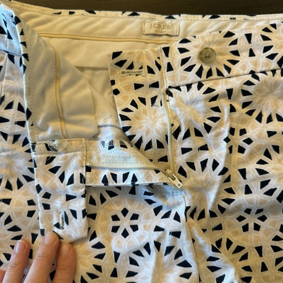 Like new J.Crew shorts - Picture 2 of 6